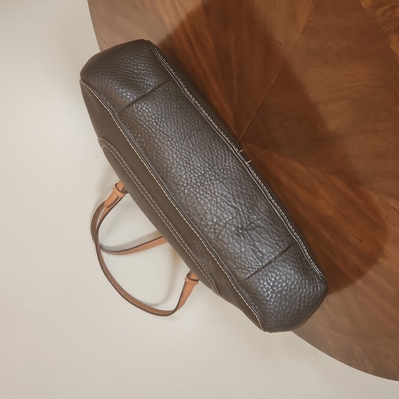 Coach black handbag. - Picture 3 of 11